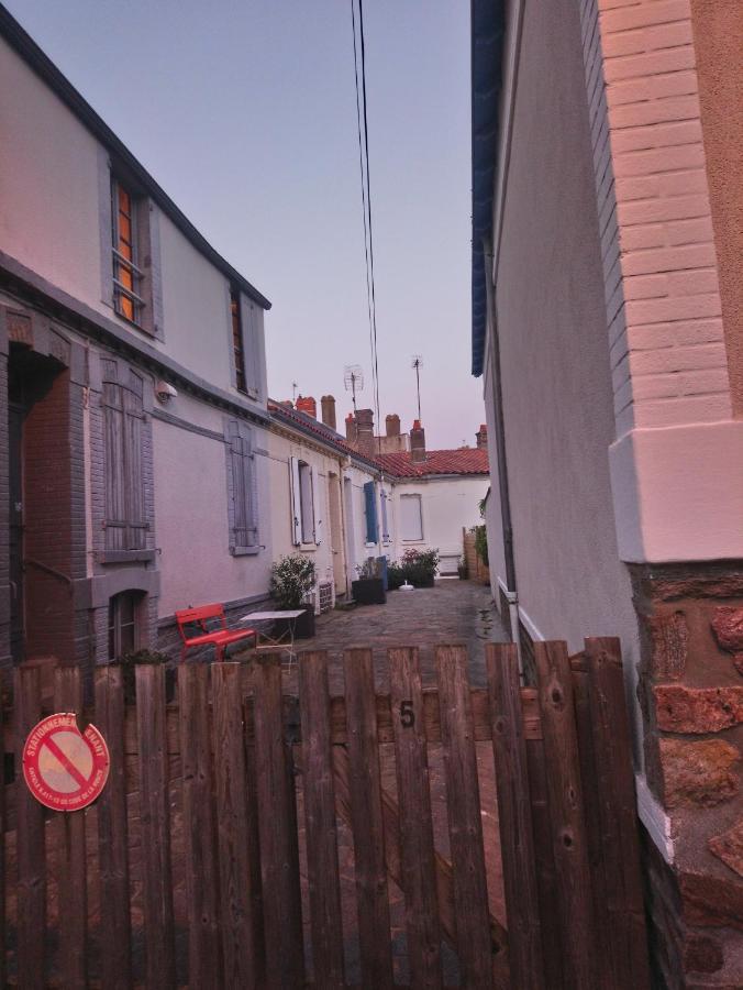 A 200M De La Plage, Charmante Petite Maison De Ville 莱萨布勒-多洛讷 外观 照片
